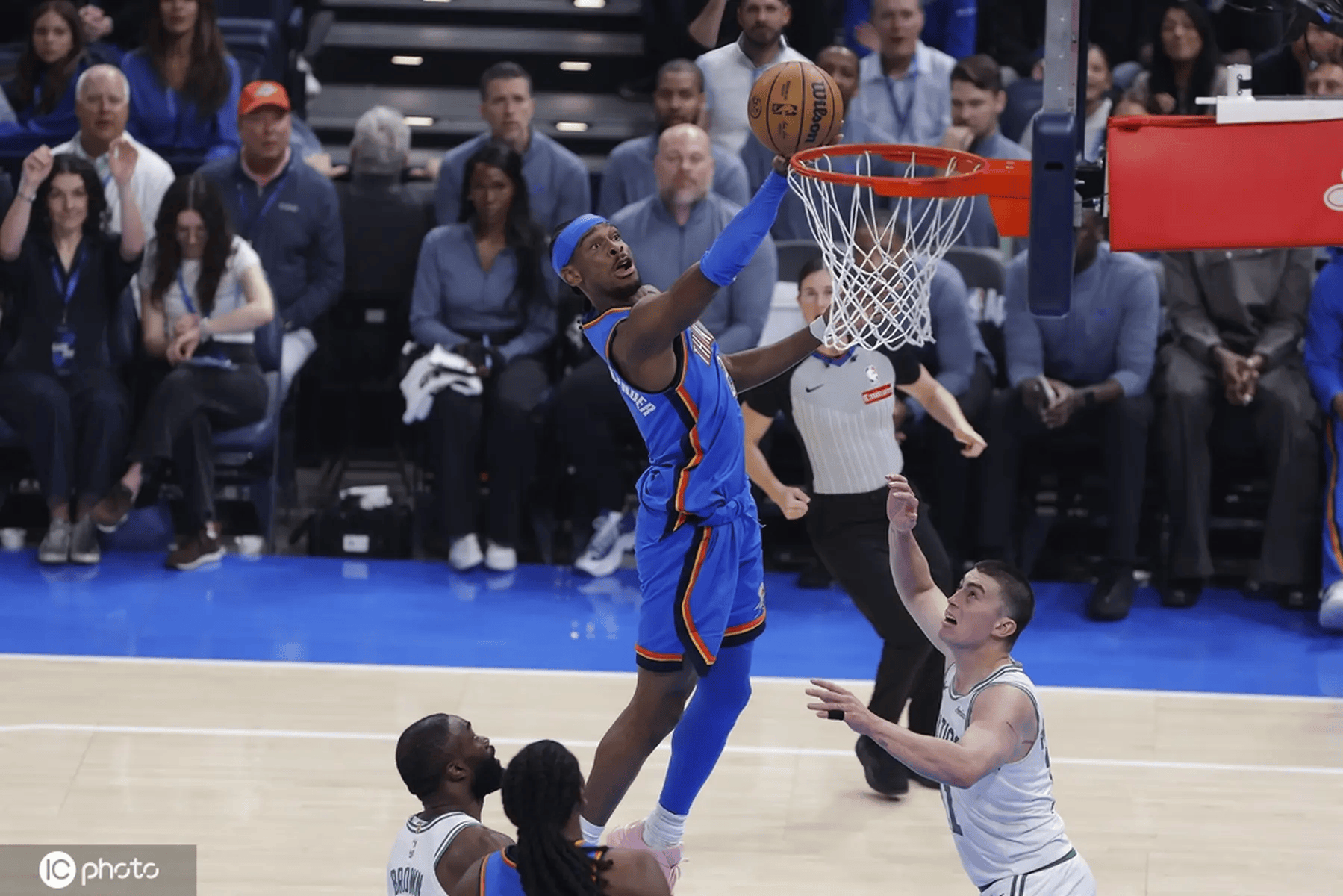 官方实力榜:雷霆居首马刺第二 湖人NO.6勇士排名20